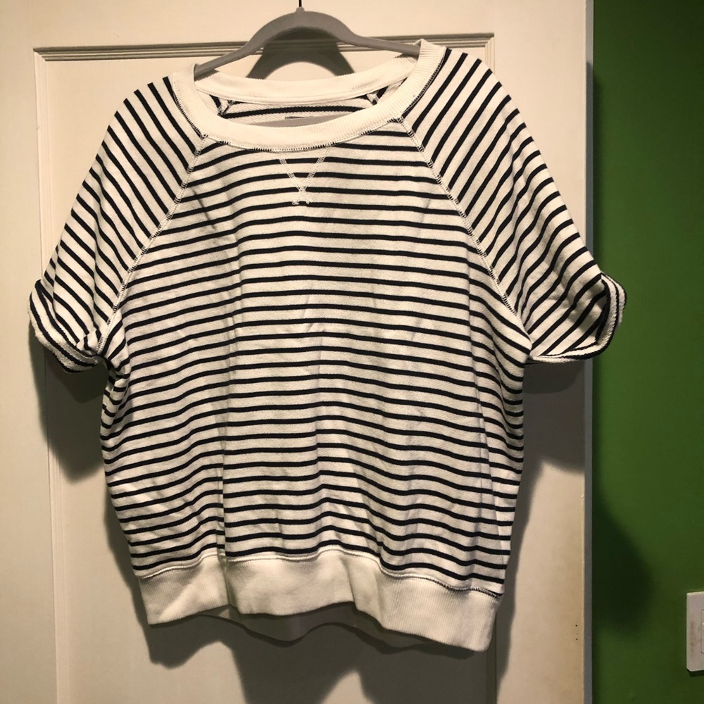 Short sleeve sweatshirt